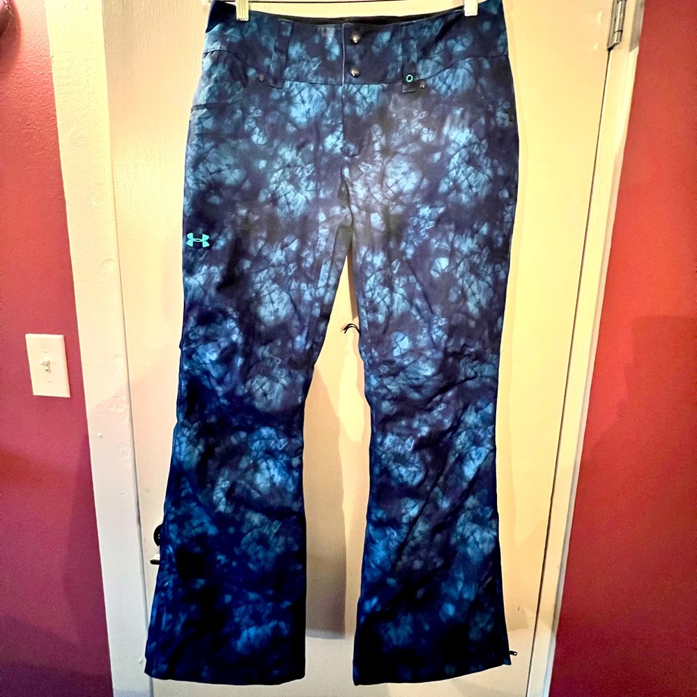 Under Armour Women’s ski/snowboard pants, size M